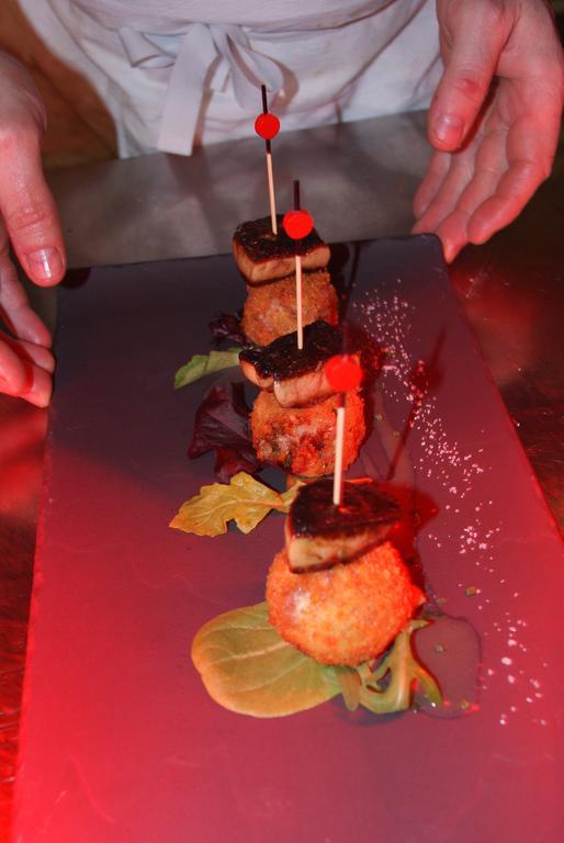 Logis Hotel Restaurant Des Voyageurs Tarnac Экстерьер фото