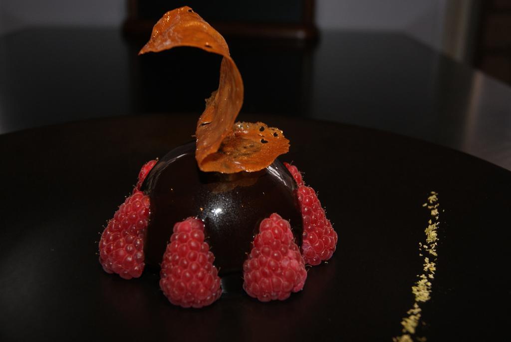 Logis Hotel Restaurant Des Voyageurs Tarnac Экстерьер фото