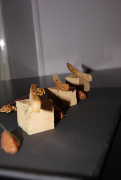 Logis Hotel Restaurant Des Voyageurs Tarnac Экстерьер фото