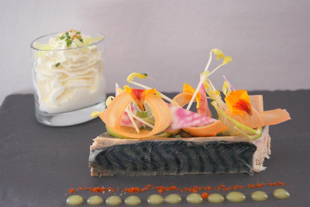 Logis Hotel Restaurant Des Voyageurs Tarnac Экстерьер фото
